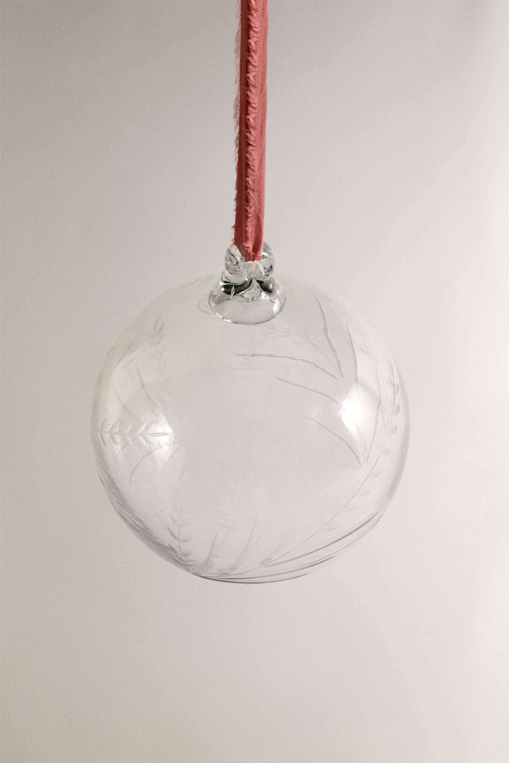 GLASS CHRISTMAS TREE BALL ORNAMENT